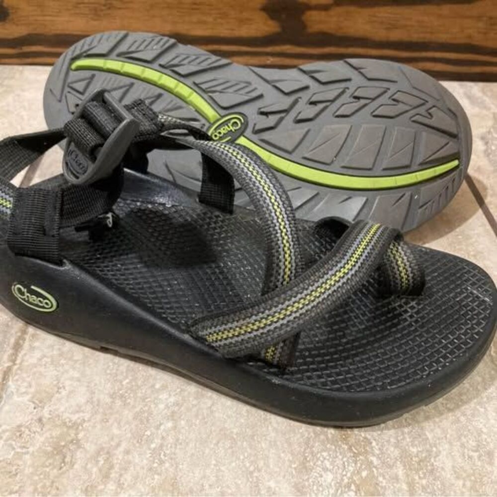 Chaco Size 7 Mens sandals Gray